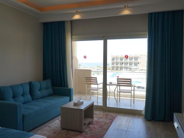 Sirena Beach Resort & Spa