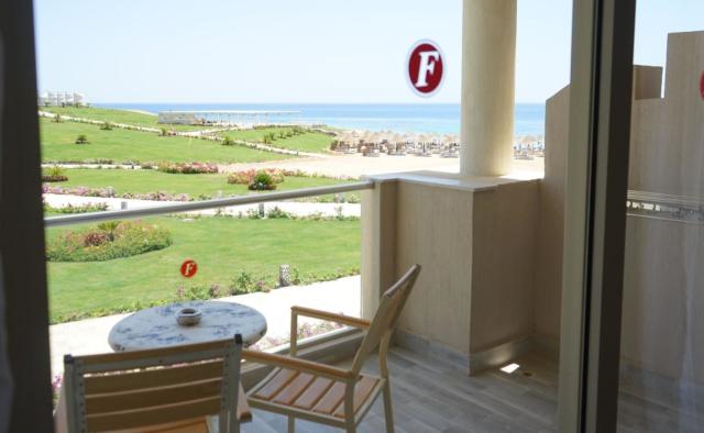 Sirena Beach Resort & Spa