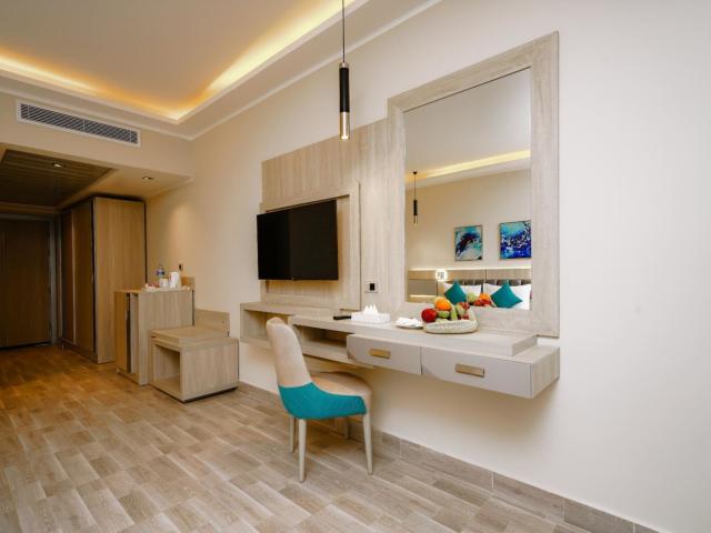 Sirena Beach Resort & Spa