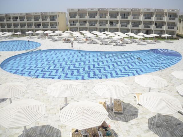 Sirena Beach Resort & Spa