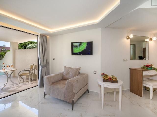 Vantaris Luxury Beach Resort