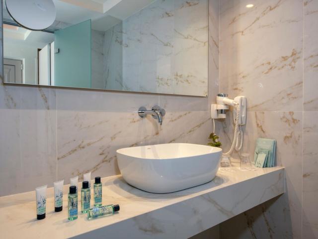 Vantaris Luxury Beach Resort