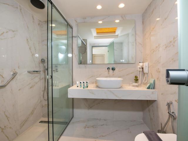 Vantaris Luxury Beach Resort