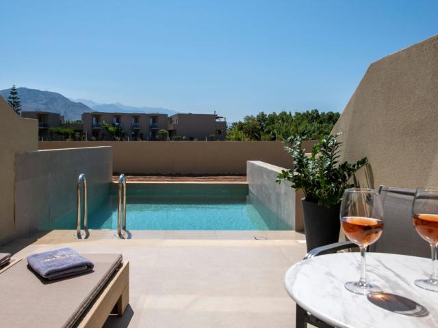 Vantaris Luxury Beach Resort