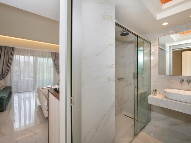 Vantaris Luxury Beach Resort