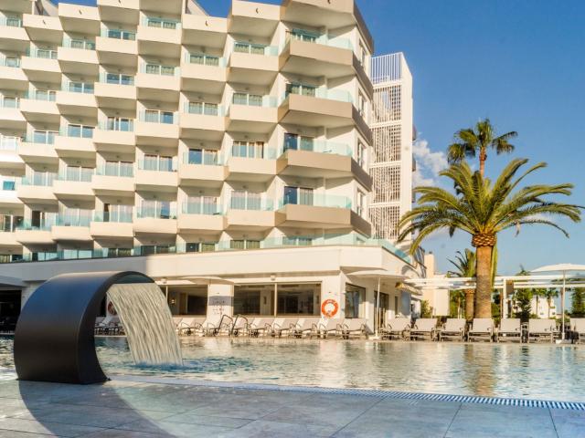 Ola Aparthotel Tomir