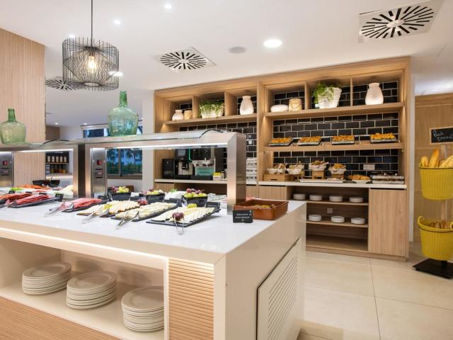 Ola Aparthotel Tomir