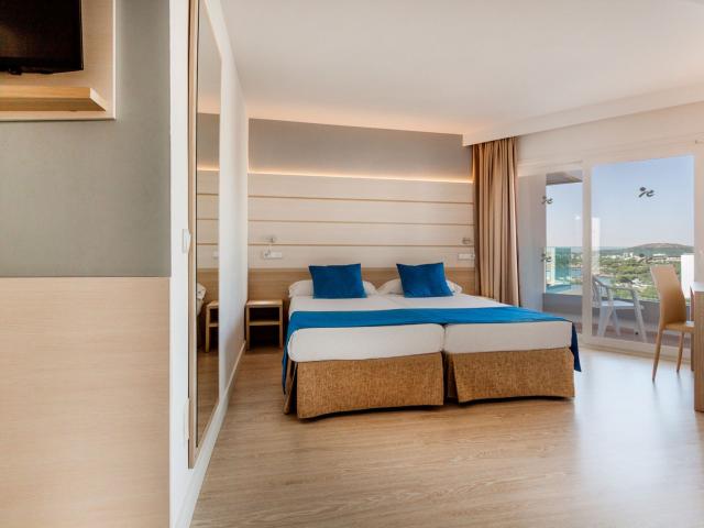 Ola Aparthotel Tomir