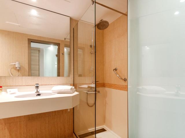 Ola Aparthotel Tomir