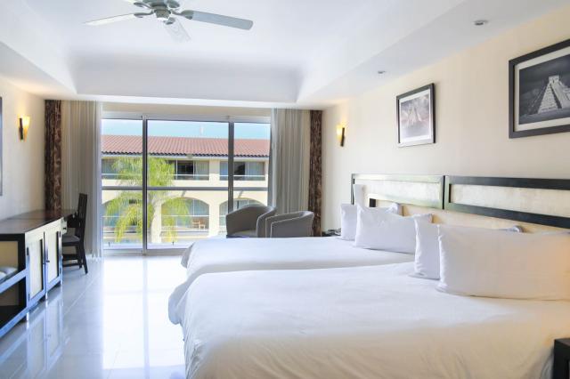 Sandos Playacar Beach Resort
