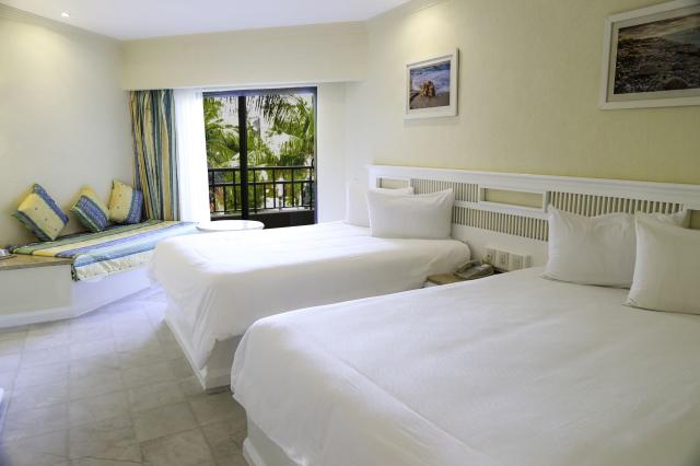 Sandos Playacar Beach Resort
