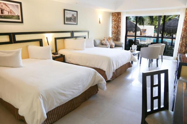 Sandos Playacar Beach Resort
