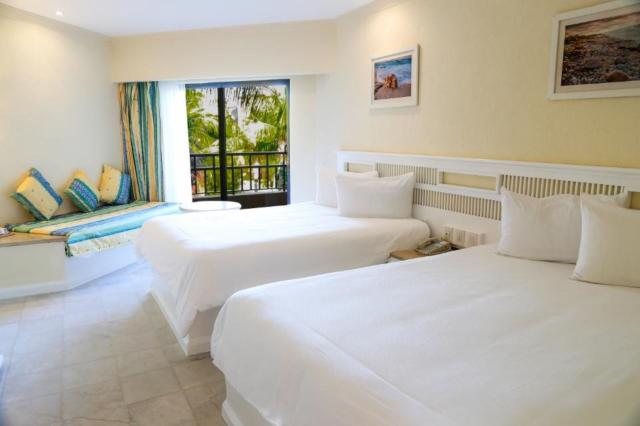 Sandos Playacar Beach Resort