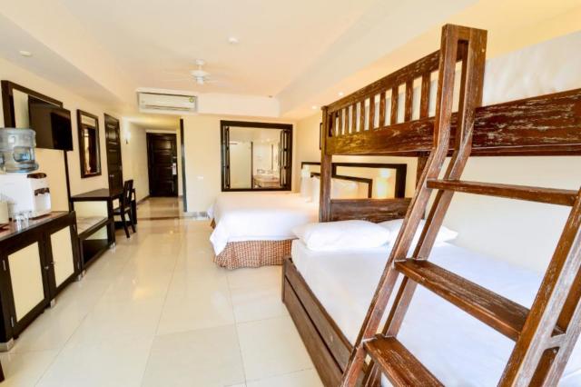 Sandos Playacar Beach Resort