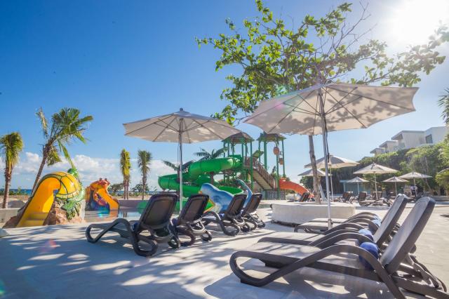 Sandos Playacar Beach Resort