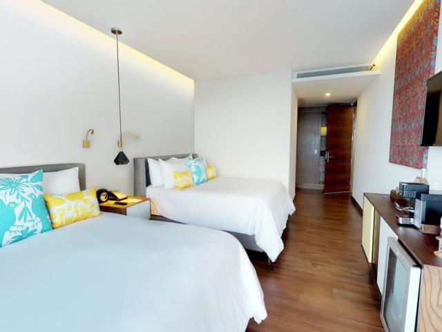 The Fives Downtown Hotel & Residences