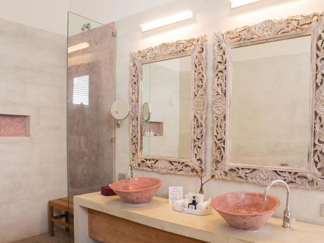 Sri Sharavi Beach Villas & Spa