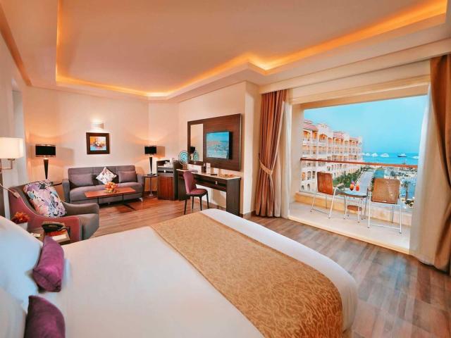Pickalbatros White Beach resort