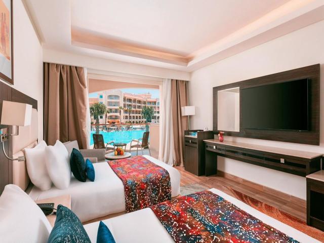 Pickalbatros White Beach resort