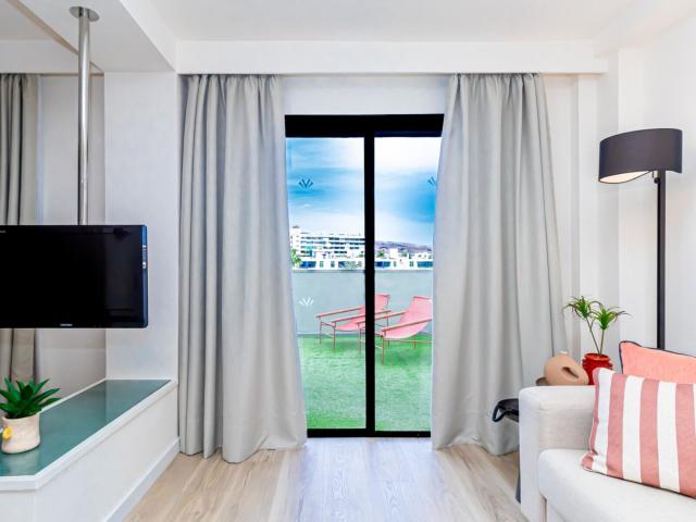 Livvo Anamar Suites