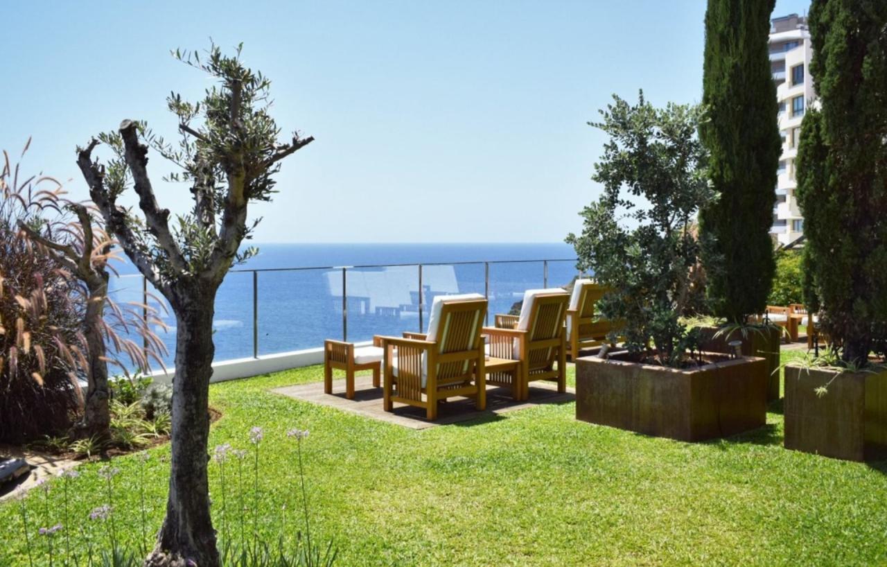 Madeira Regency Cliff