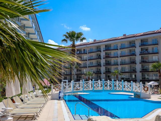 Ramada Hotel & Suites By Wyndham Kusadasi