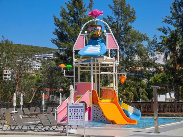 Ramada Hotel & Suites By Wyndham Kusadasi