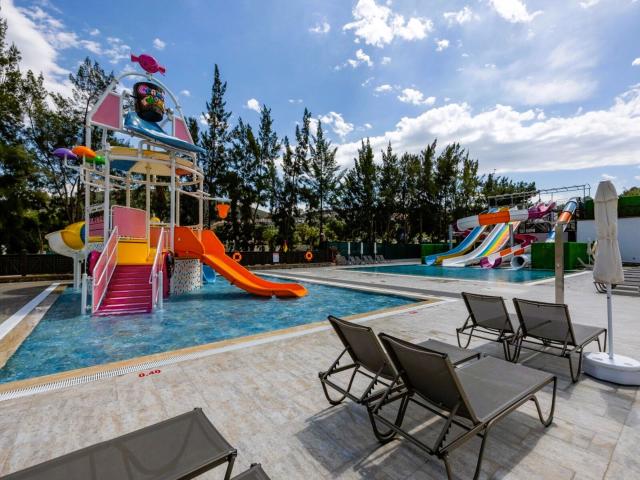 Ramada Hotel & Suites By Wyndham Kusadasi