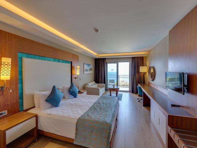 Ramada Hotel & Suites By Wyndham Kusadasi