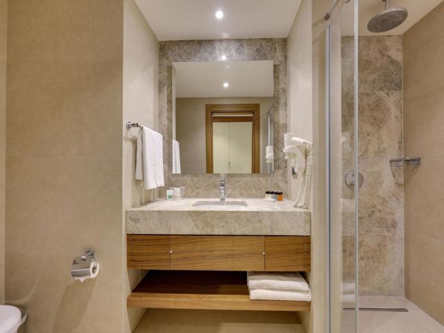 Ramada Hotel & Suites By Wyndham Kusadasi