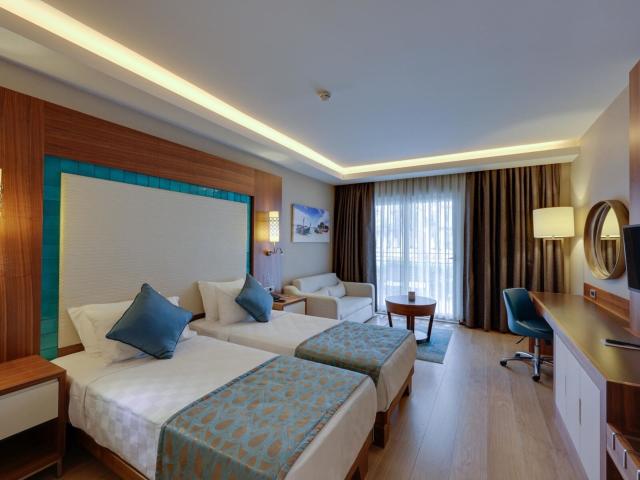 Ramada Hotel & Suites By Wyndham Kusadasi