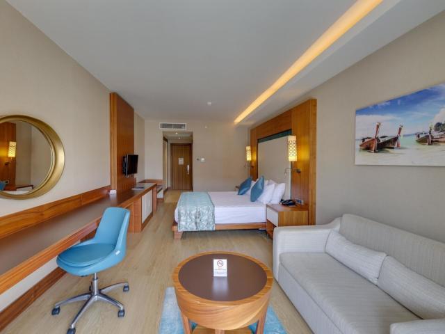 Ramada Hotel & Suites By Wyndham Kusadasi