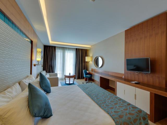 Ramada Hotel & Suites By Wyndham Kusadasi