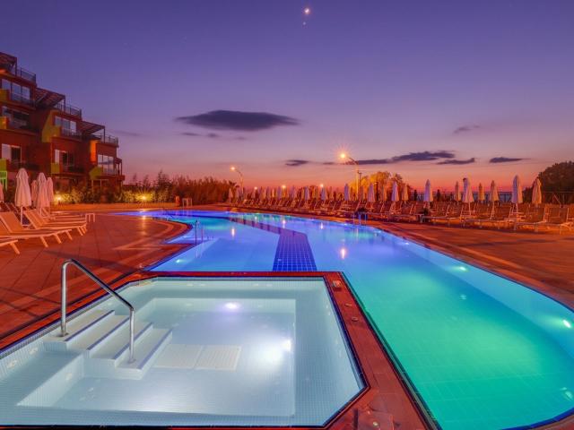Ramada Hotel & Suites By Wyndham Kusadasi