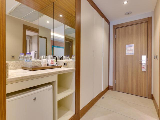 Ramada Hotel & Suites By Wyndham Kusadasi