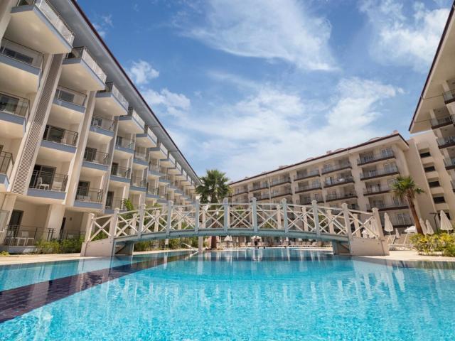 Ramada Hotel & Suites By Wyndham Kusadasi