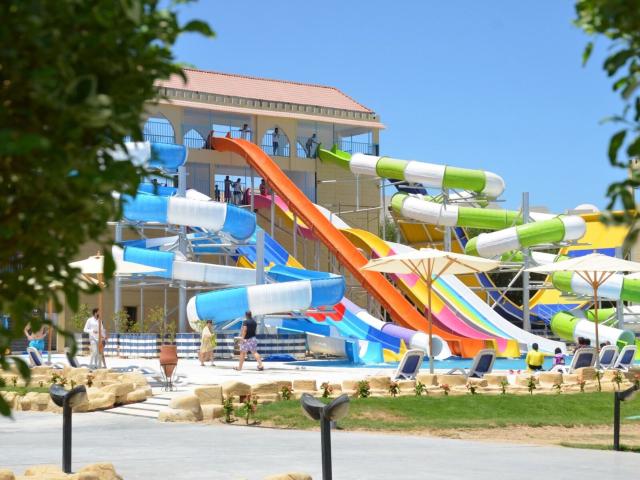 Gravity Hotel & Aqua Park