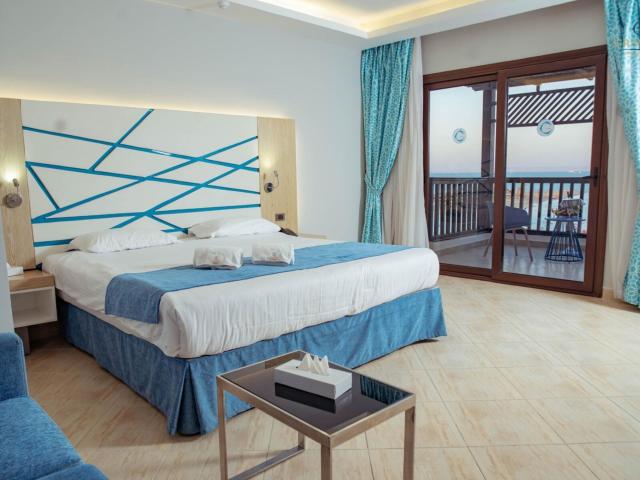 Gravity Hotel & Aqua Park