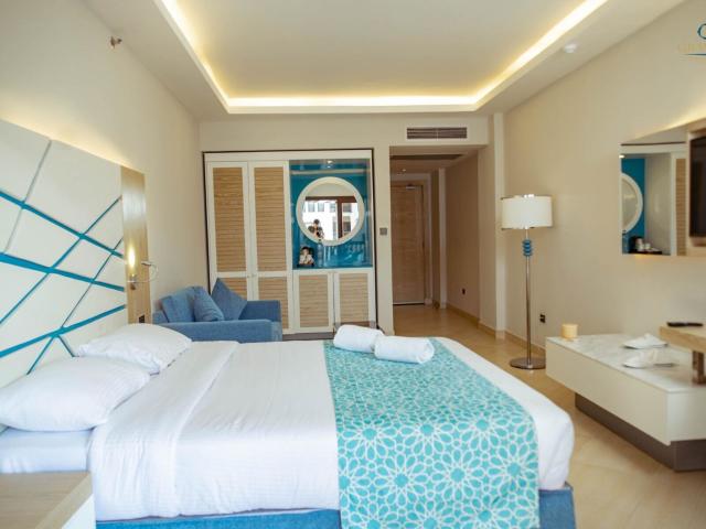 Gravity Hotel & Aqua Park