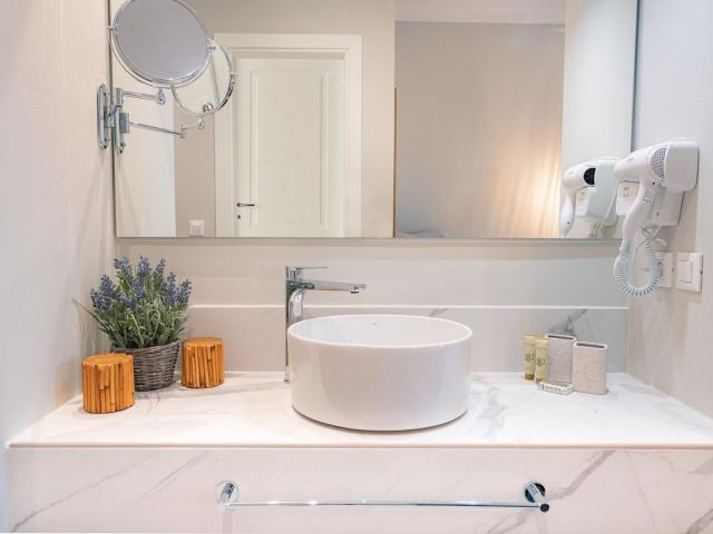 Ekati Mare Boutique