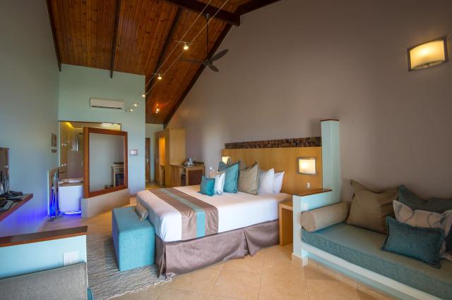 Coco de Mer & Black Parrot Suites