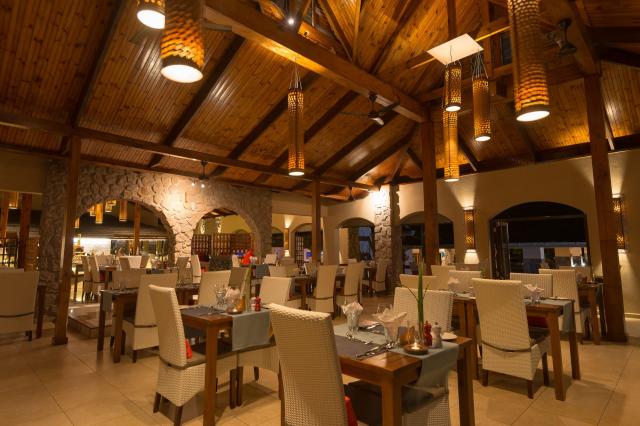 Coco de Mer & Black Parrot Suites