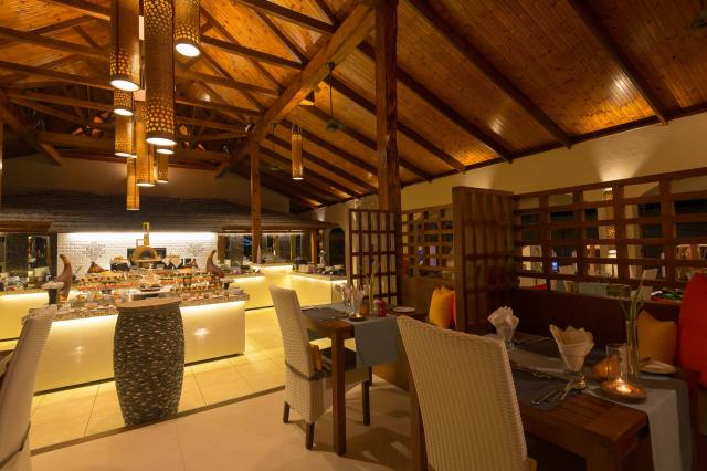 Coco de Mer & Black Parrot Suites