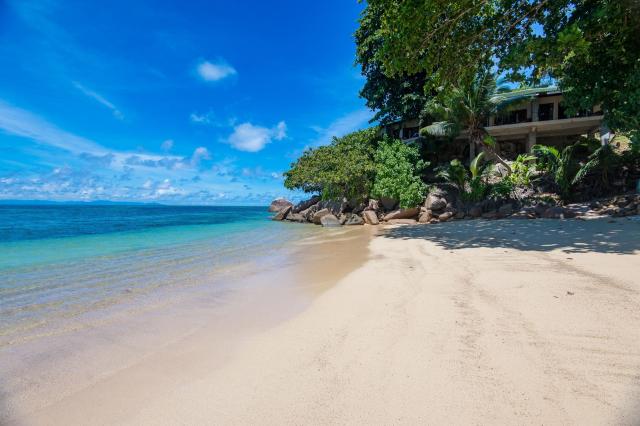 Coco de Mer & Black Parrot Suites
