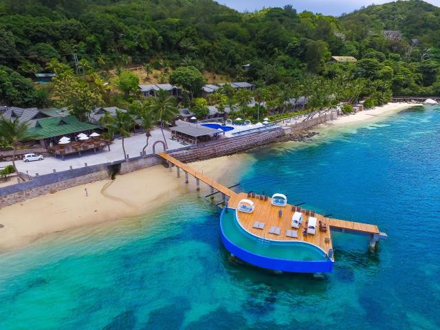 Coco de Mer & Black Parrot Suites