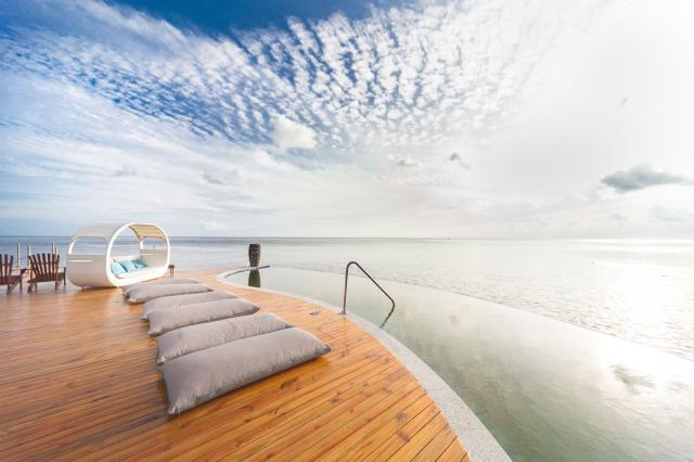 Coco de Mer & Black Parrot Suites