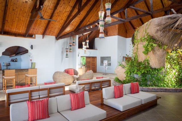 Coco de Mer & Black Parrot Suites