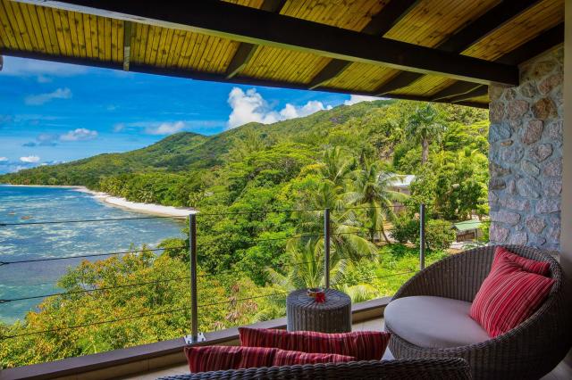 Coco de Mer & Black Parrot Suites