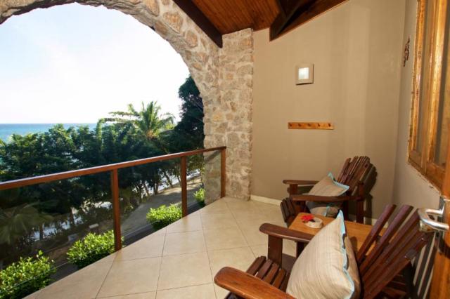 Coco de Mer & Black Parrot Suites