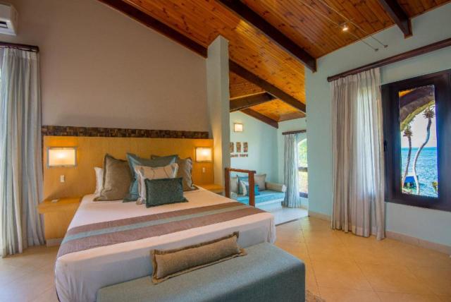Coco de Mer & Black Parrot Suites